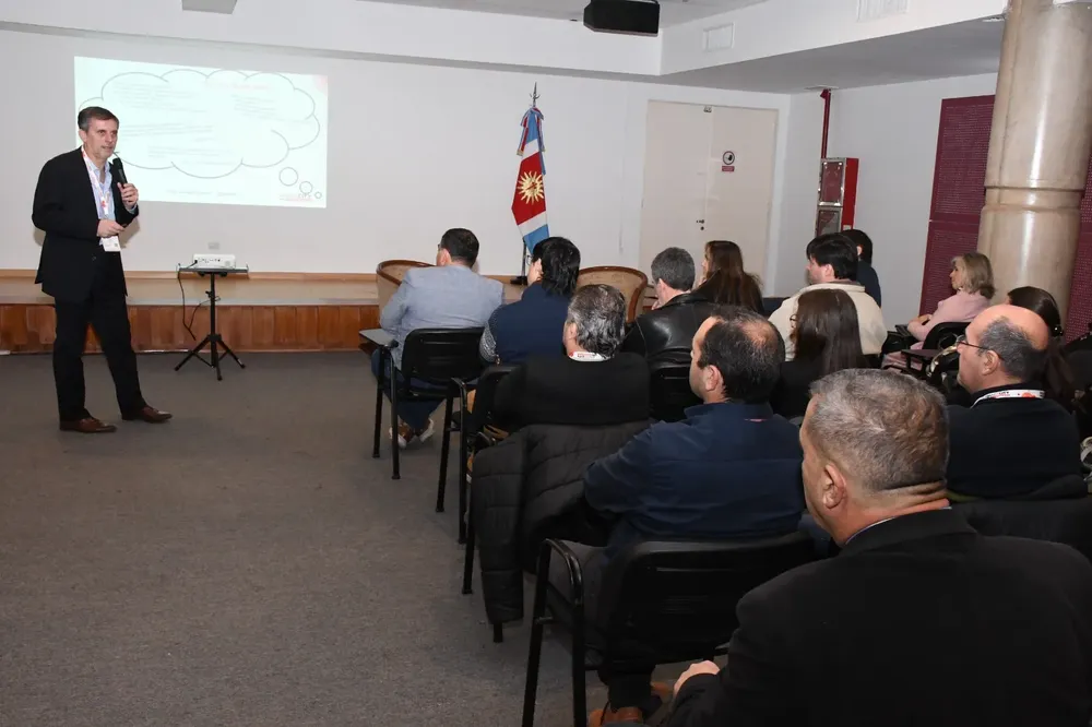 Capacitación a funcionarios municipales