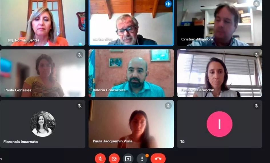 Intendente reunión funcionarios