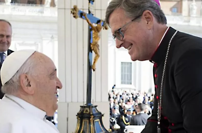 jorge-garcia-cuerva-papa-franciscojpg-828x548