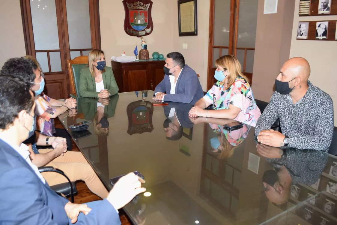 fuentes funcionarios economia social