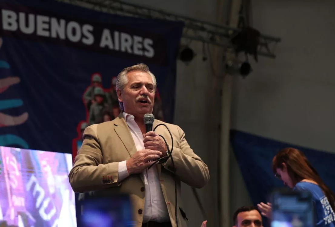 23-04-2022_el_presidente_alberto_fernandez_cerro