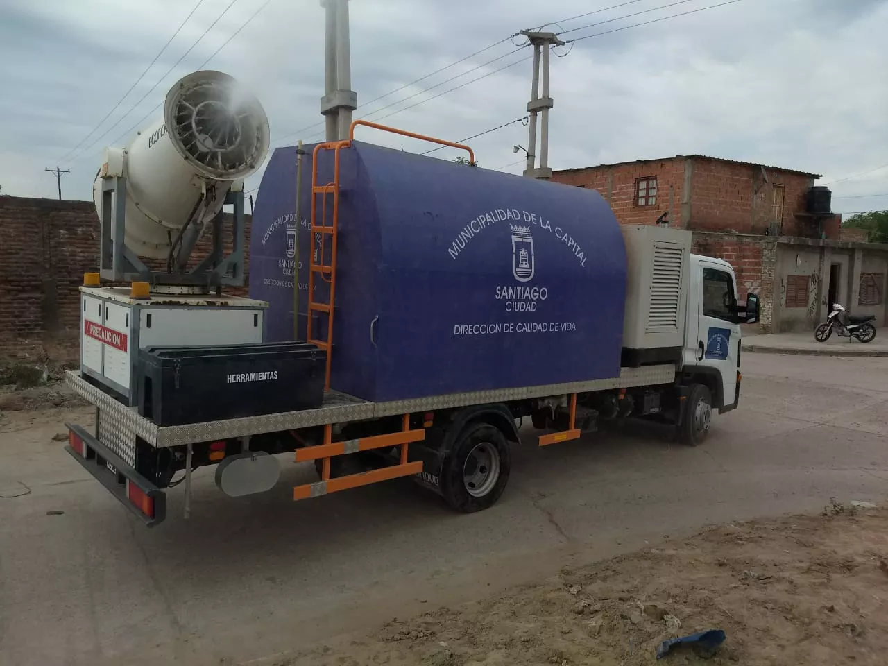 camión fumigador