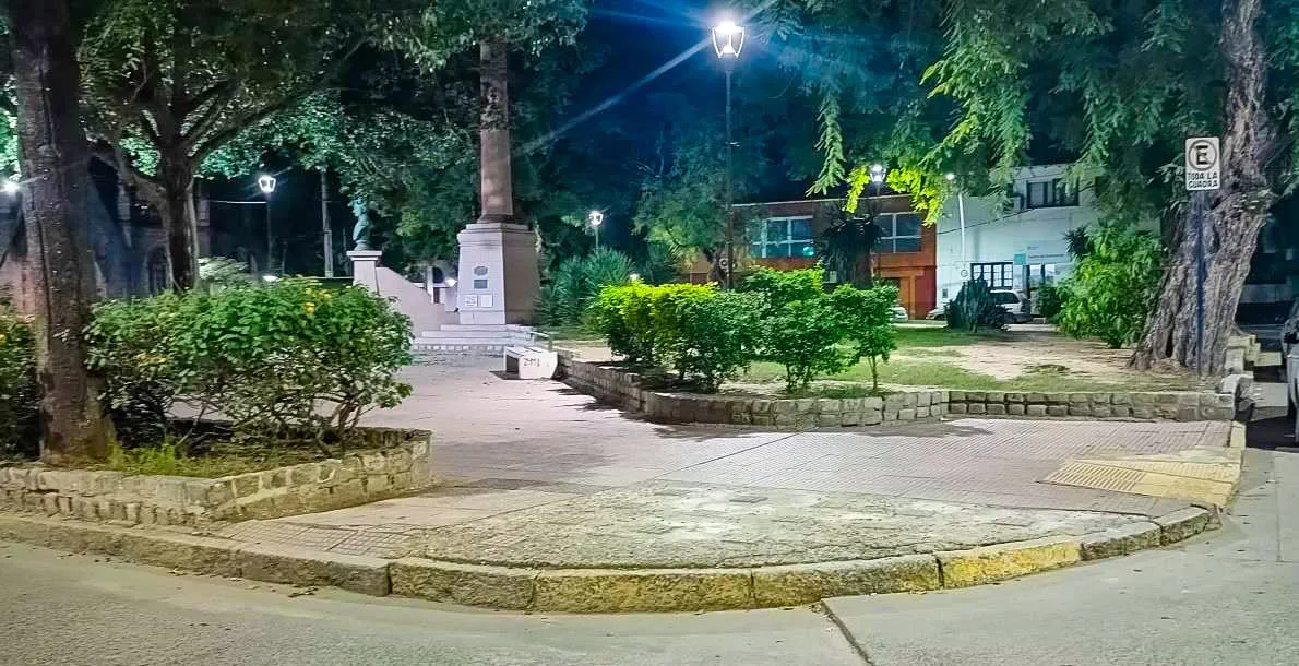 PLAZA ILUMINACIÓN