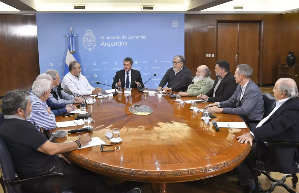 26-04-2023_el_ministro_de_economia_sergio