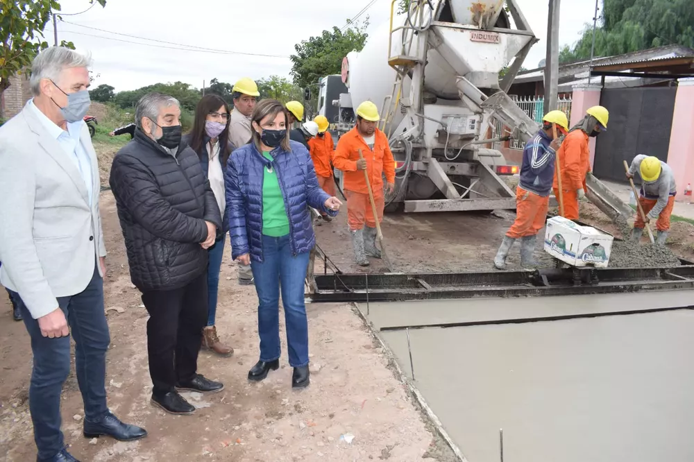 obra pavimento los lagos