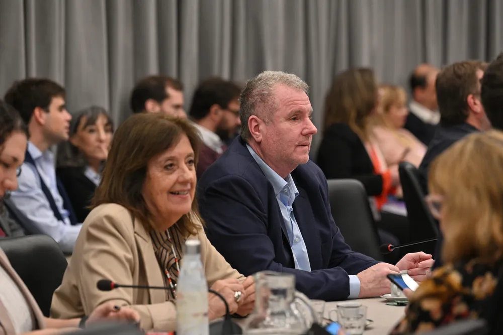 04-10-2023_gerardo_milman_durante_el_debate