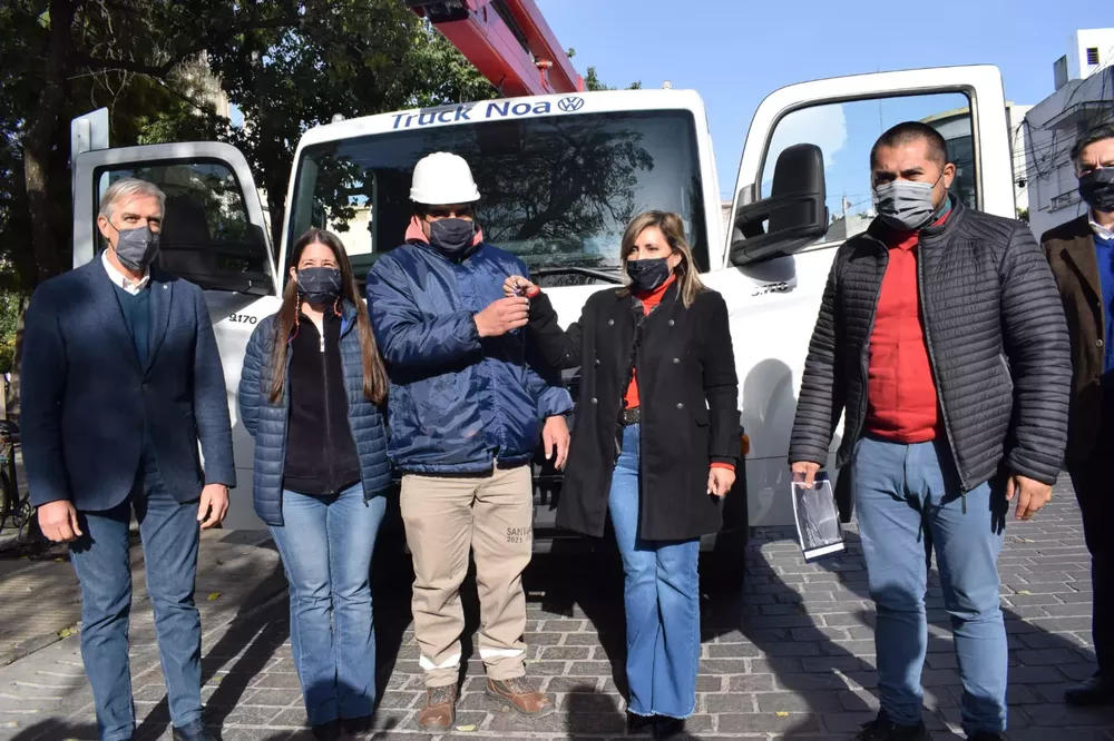 fuentes entrega grua