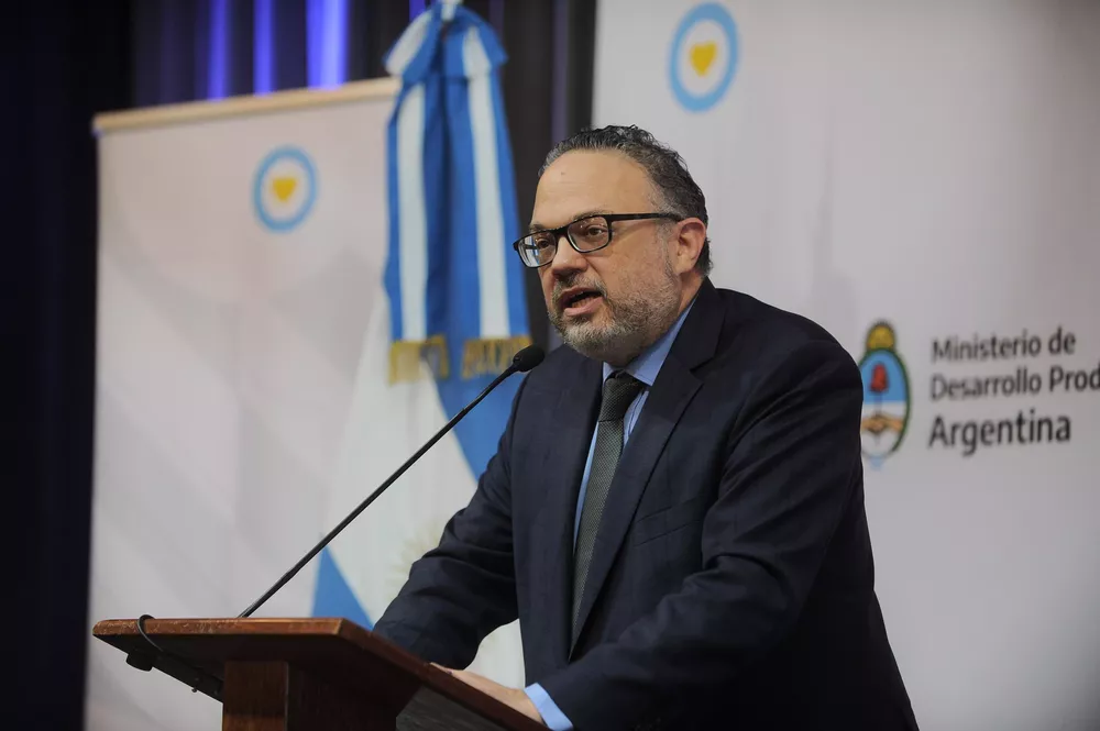 21-03-2022_el_ministro_de_desarrollo_productivo