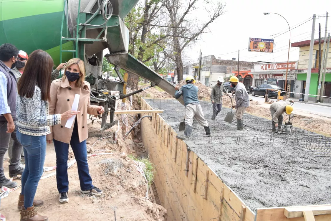 fuentes visita obra cruces Aguirre