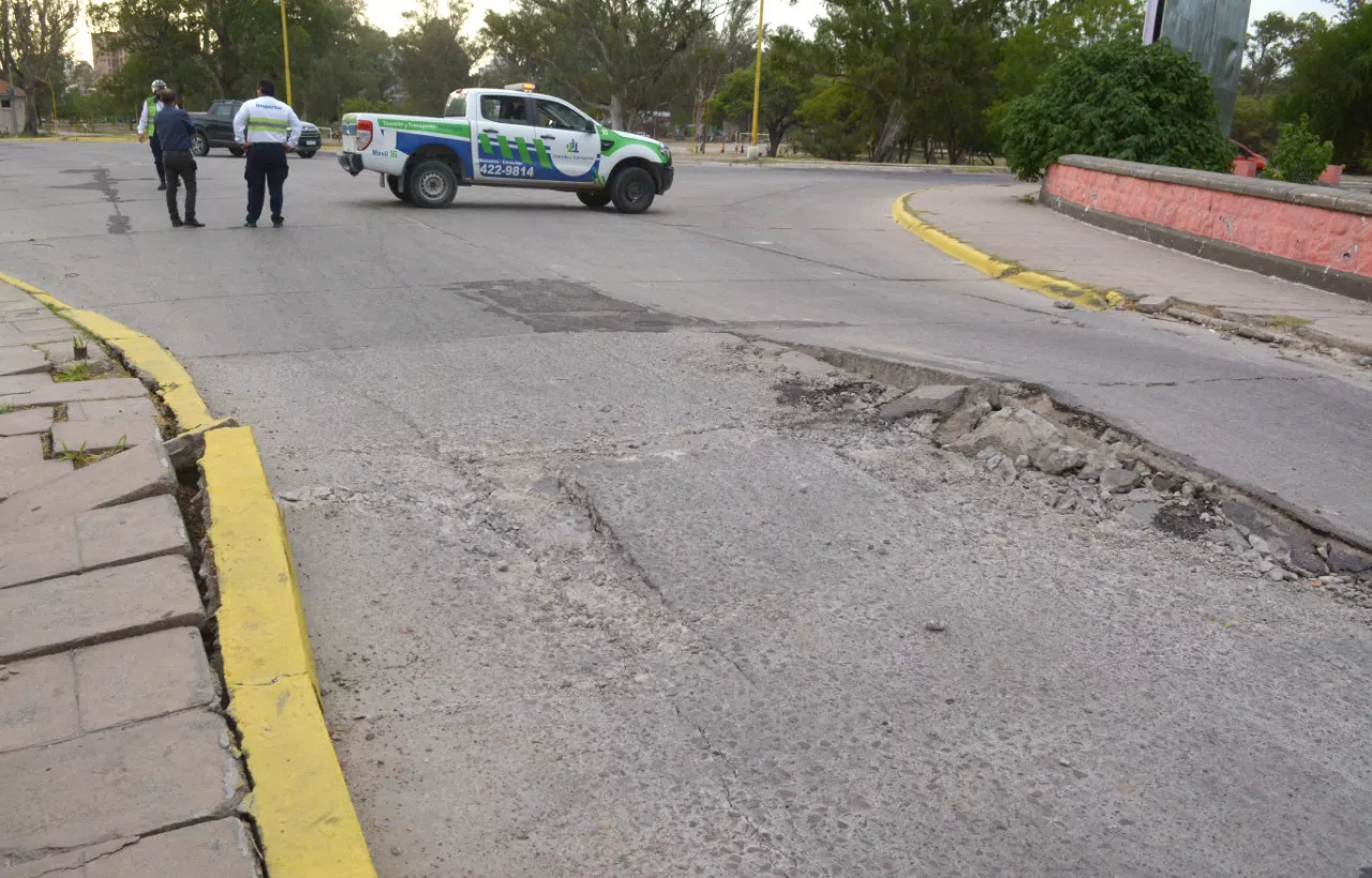 pavimento Alsina y Costanera