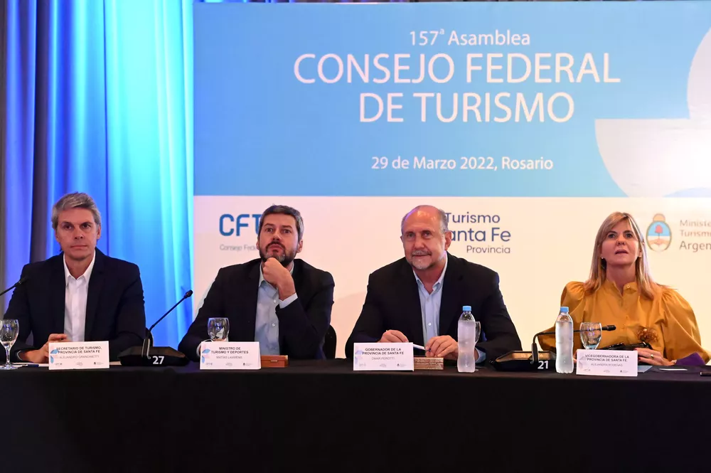 29-03-2022_el_ministro_de_turismo_y