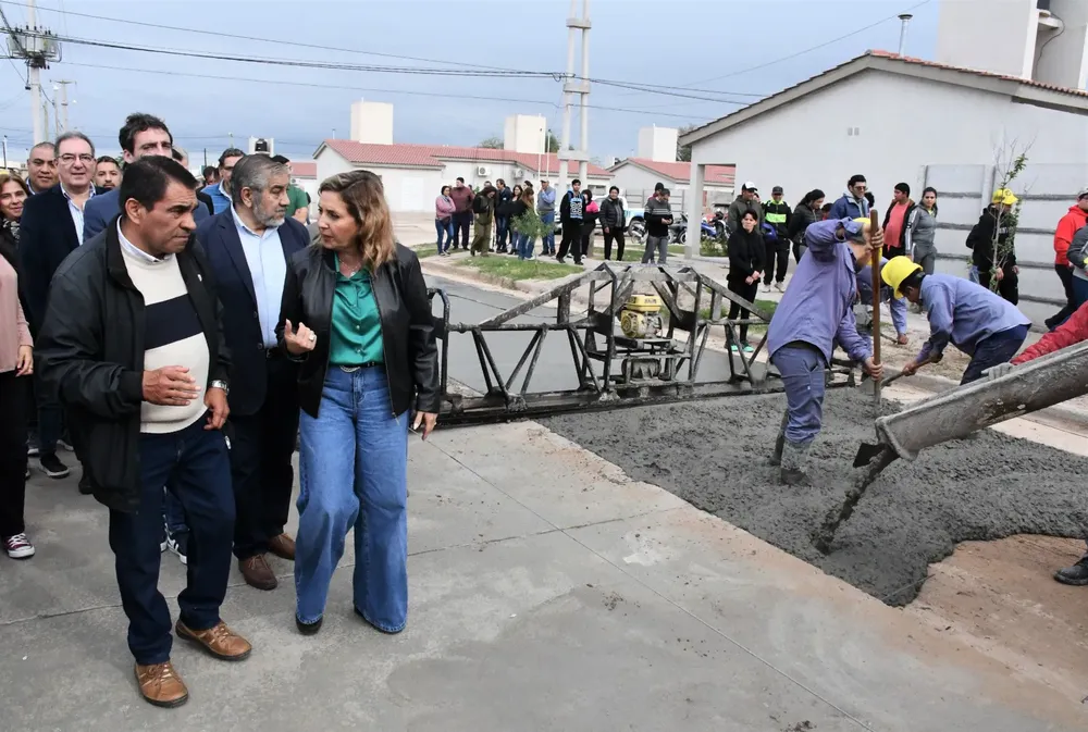 pavimento Kirchner y Palavecino