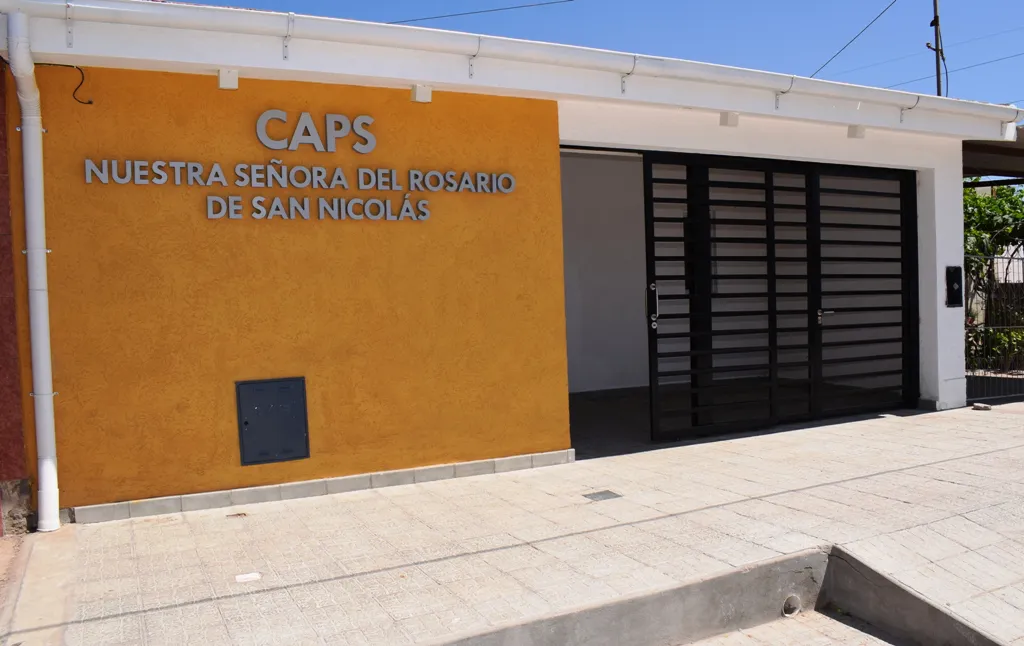 Caps (2)