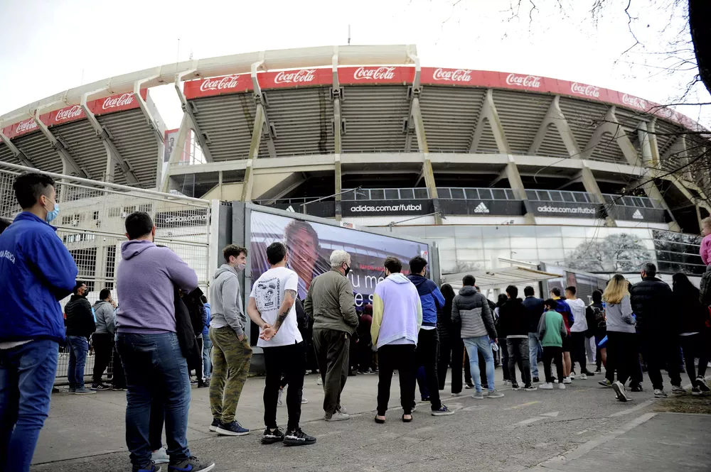 11-10-2021_los_hinchas_argentinos_realizaban_hoy