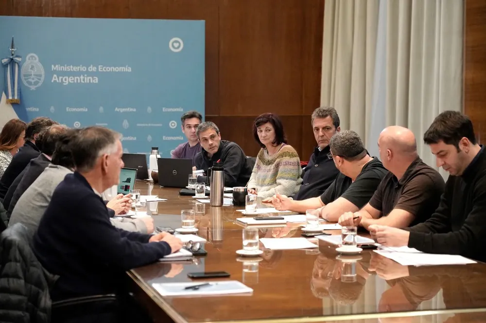 26-08-2023_el_ministro_de_economia_y