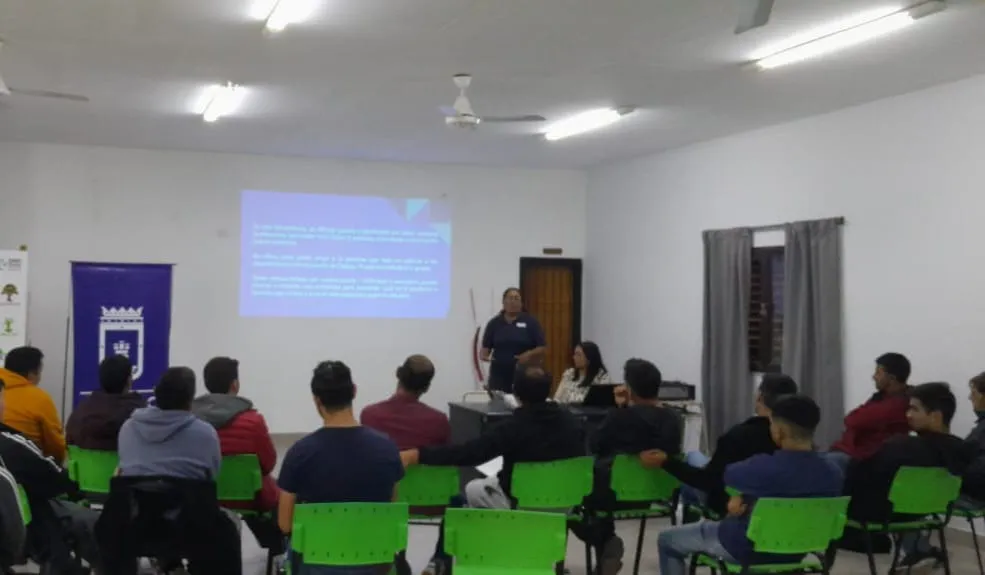 BUSCANDO MI PRIMER EMPLEO