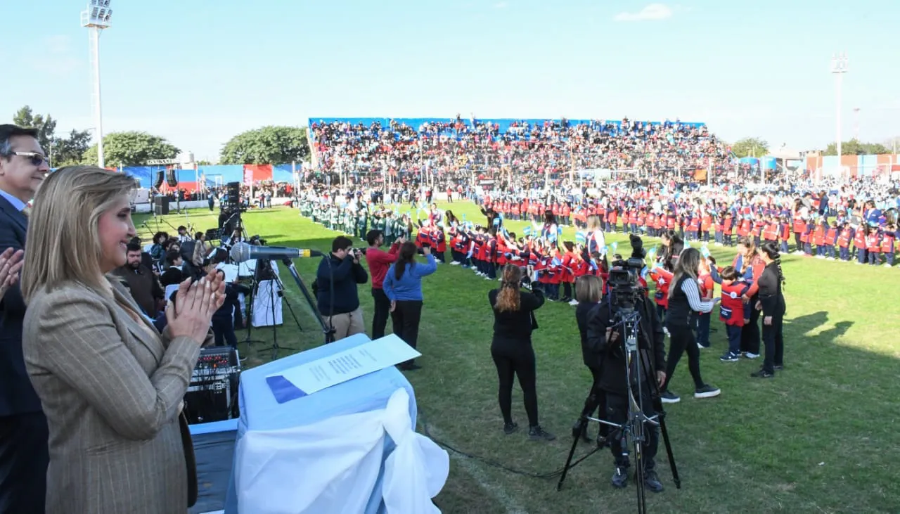 Intendente Promesa de cariño a la bandera