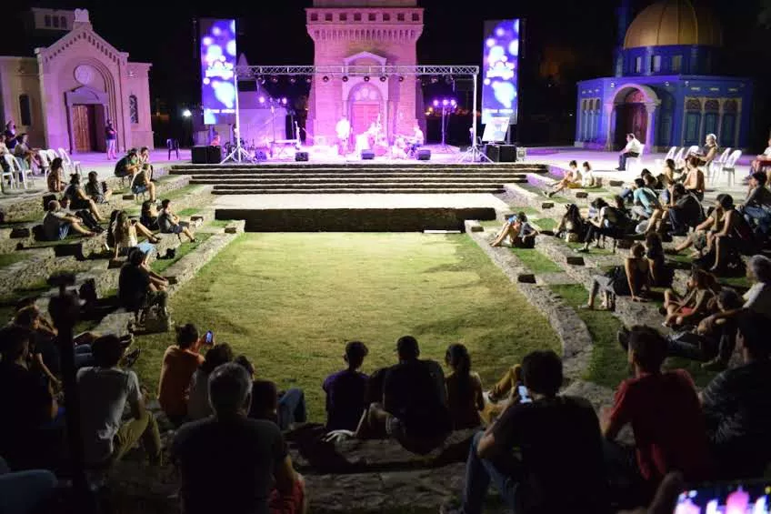 actividades turísticas y religiosas