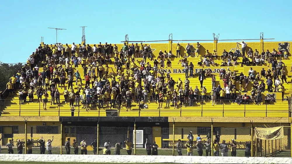 02-10-2021_los_hinchas_de_clubes_del