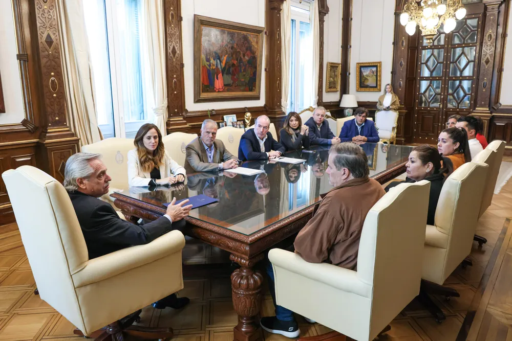 07-08-2023_el_presidente_alberto_fernandez_recibio